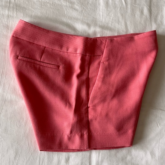Banana Republic Women’s Side Zipper Shorts (size 6) - Picture 3 of 6